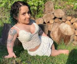 Shitstorm! Kleinste Stripperin der Welt liebt großen Partner | Promiflash