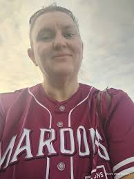 Single mom seeking friends to socialize