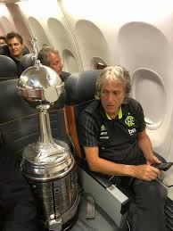 Fue considerado por 2 veces uno de los 10 mejores entrenadores de clubes del mundo por la iffhs, en 2013 (8º puesto) [. J Jesus Com A Taca Ao Lado Do Bi Czampeao Da Libertadores 2019 No Aviao Zico Flamengo Libertadores Flamengo Cuellar Flamengo