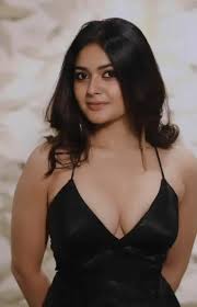 Vaibhavi Shandilya - Photos, Videos, Birthday, Latest News, Height In Feet  - FilmiBeat
