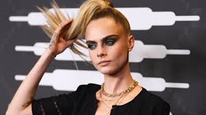Delevingne won model of the year at the british fashion awards in 2012 and 2014. Cara Delevingne 34 Millionen Vermogen Topmodel Beantragt Corona Hilfe Leute Bild De