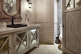 Mirrored Doors Are Lovely Rustik Banyolar Modern Ic Dekorasyon Banyo Yeniden Modelleme