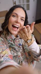 Entre médica no consultório e influencer na moda Lisboa, a confiança máxima  é com A BATA vestida 🥼🫶🏼 #bata #medica #medicina #farda