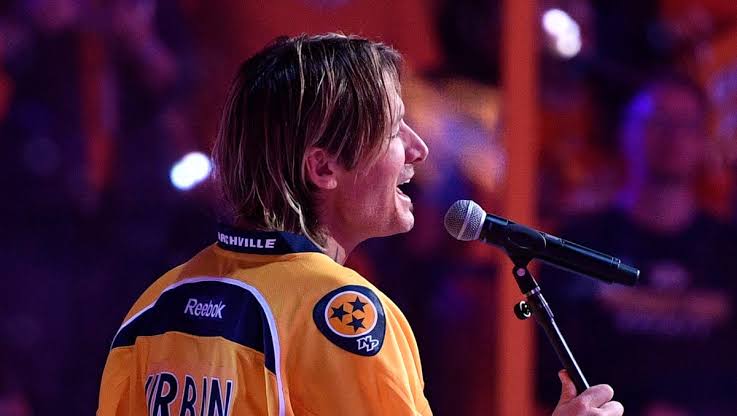 Keith Urban sings anthem before Western Conference final Game 3