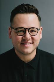 Clarity Through Contrast: The inverted wisdom of focusing