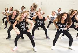 Whether Your Intentions Are To Pursue A Career In Dance Or To Enjoy A Funny Hobby We Offer You Some Great Classi Just Dance Kids Dance Choreography Dance Camp
