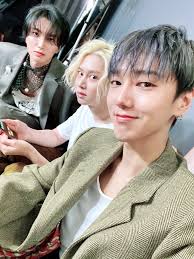 2017 vs 2020 and still suju's hyungline remains superior 😍💙💙...