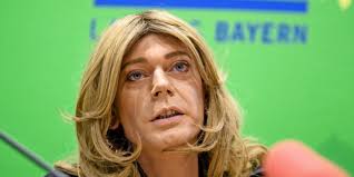 Tessa ganserer is a german politician. Grunen Politikerin Wird Vom Mann Zur Frau So Geht Ihre Ehe Partnerin Damit Um