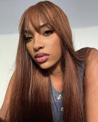 Amy Lea's Instagram, Twitter & Facebook