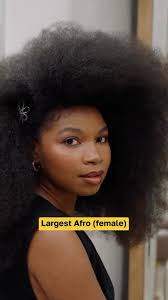 I have hair btw 🧍🏾‍♀️ #tbt to a beautiful event celebrating black women  and our curls, thank you @kisscolorsandcare for all that you do! 🩵