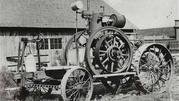 World 1st tractor दुनिया का पहला ट्रैक्टर "जॉन फ्रॉलीच ट्रैक्टर" था, जिसे 1892 में जॉन फ्रॉलीच नामक अमेरिकी इंजीनियर ने बनाया था। यह पहला पेट्रोल ...