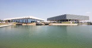 Ia juga bererti seseorang yang berpengetahuan serta terpelajar. Adidas Corporate Website News Investors Careers