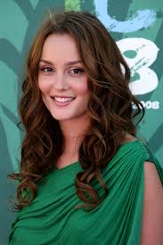 Curly hair is the most fragile type on the block, and each curl is a potential breaking point, explains renee. Hair Cuts For Women With Long Curly Hair Novocom Top