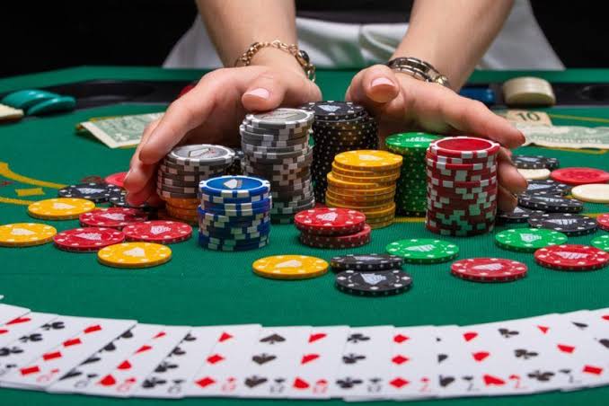 What is a 4 Bet in Poker: A Beginner's Poker Betting Guide