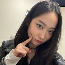 anna🪽 sweet as kandis (@thereisnana)