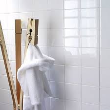 La salle de bain noir et blanc est un classique intemporel. Carrelage Mur Blanc 15 X 15 Cm Promo Vendu Au Carton Castorama