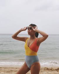 The appearance of julia, a young charismatic and emancipated english girl, in her neighbourhood turns diane's everyday life upside down. 49 Hot Pictures Of Maine Mendoza Which Prove She Is The Sexiest Woman On The Planet Best Of Comic Books