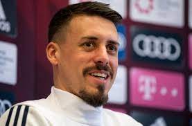 Es ging um merkwürdige tanzbewegungen auf dem platz. Sandro Wagner Beim Zdf Ex Fussballer Uberzeugt Als Tv Experte