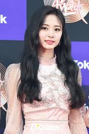 On may 5, 2015, she became a contestant on jyp's newest survival show, sixteen. Tzuyu Was Criticized For Donating To South Korea But Neglected China Kpophit Kpophit Kpop Hit