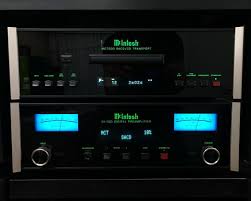Blue meters and illuminated green lettering are an unmistakable combination that hundreds of high end companies would die for and music lovers from all over the world enjoy on a nightly basis. Mcintoshlabs Mcintosh Mcintoshlabs Worldofmcintosh Mct500 D1100 Highendaudio Sacdtransport Digitalpreamp Dac Au Integrated Amplifier Hifi Audiophile
