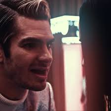 Mainstream Andrew Garfield and Maya Kiss