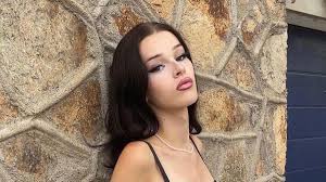 TÉMOIGNAGE. Aujourdhui, je suis enfin heureuse : Ariana, jeune femme  transgenre, raconte son parcours de transition, mais aussi le harcèlement