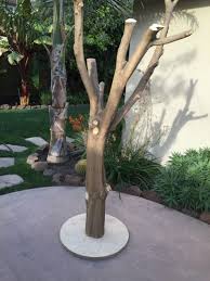 une grosse branche et un peu de creativite pour realiser un arbre a chat chat aire de jeux fabriquer arbre a chat bricolage pour chat