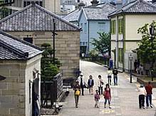 Dejima was een klein, kunstmatig eilandje in de haven van nagasaki, japan. Dejima Wikipedia