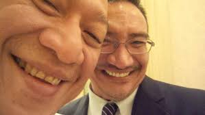 Nazri welcomes bangladeshis to make malaysia their second home. Hishammuddin Hussein On Twitter Uae My Second Attempt At This Selfie Thing With Nazri Aziz Still Can T Get D Hang Of It Http T Co Ke7tq0sezj