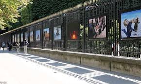 Expositions Sur Les Grilles Du Jardin Du Luxembourg Senat