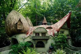 Het sprookjesbos was ook de eerste attractie in het park en bestaat al sinds 31 mei 1952. Efteling Theme Park The Best Theme Park In The Netherlands