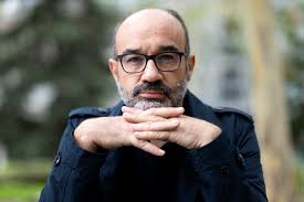 Alberto Olmos: "Imagino un mundo en el que los hombres se encerrarán en sus  pantallas y serán las mujeres las que harán todo para ligar"