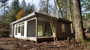 New Model By Ideabox Fuse Pnw Prefab Livingthelife Modern Livingsmall Eco Rated Ideabox Salem Oregon Modern Prefab Homes Prefab Prefab Homes