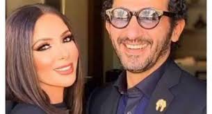 قطعت كل صور فرحي لأن شكلي مكنش عاجبني فيها، مؤكدة أن زوجها لم يعترض كما أعربت عن رغبتها في. Ø£Ø­Ù…Ø¯ Ø­Ù„Ù…ÙŠ ÙŠØ¹Ù„Ù‚ Ø¹Ù„Ù‰ Ø¨ÙˆØ³ØªØ± ÙÙŠÙ„Ù… Ù…Ù†Ù‰ Ø²ÙƒÙŠ Ù„ÙŠØ§ ÙƒÙ„Ø§Ù… ØªØ§Ù†ÙŠ Ù…Ø¹ Ø§Ù„Ù„ÙŠ ÙƒØªÙÙƒ ÙÙ† ÙˆØ«Ù‚Ø§ÙØ© Ø§Ù„ÙˆØ·Ù†