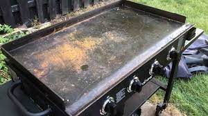 1 this can cause your griddle to warp a little.it's quite normal for this to happen during your first cook, but it is generally temporary and should flatten out once you begin to use your griddle more. How To Remove Rust From The Blackstone Griddle Bbq Grill