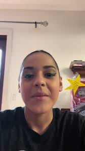 Kari Reyes (@karireyes084)