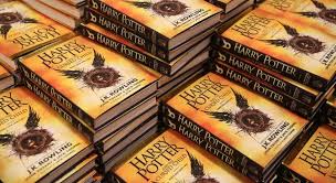 Cuando el destino conecta el pasado con el presente, padre e hijo deben enfrentar una verdad muy incómoda: El Lanzamiento De La Octava Historia De Harry Potter Reactiva Las Ventas De La Saga En Espana Ecodiario Es