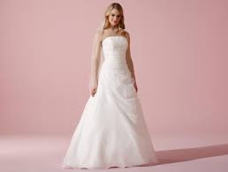 Und der darf ruhig bis zum. Lilly Brautkleider 2016 Lilly Braut Online Shop Seite 2 Hochzeitskleid Braut Brautkleid