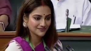 She also celebrated the hindu festival of sindhara dooj. Ixufvrvaqgemam
