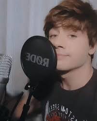 Holaaaa, Kevin al micro!🎙️, Mientras averiguo como crear un canal de  difusión, hago estas publicaciones para contaros cosillas., He visto muchos  comentarios preguntando si los doblajes son originales, ...