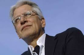 L'auteur André Girard reçoit le Prix à la création artistique