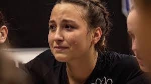 Keri Howell's Instagram, Twitter & Facebook