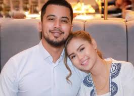 Bella atau nama sebenarnya, dayang nabellah awang astillah menerusi ciapan di laman twitter dilihat cuba memberi semangat kepada alif yang banyak melakukan khilaf, selama ini. Pada Masa Itu Hati Dia Mungkin Buta Bella Astillah Beri Penjelasan Video Tak Senonoh Suami