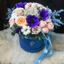 Pin By Lilioym Litsa Peppa On An8odhmioyrgies Flower Boxes Beautiful Rose Flowers Wedding Flowers Box
