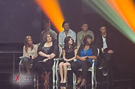 Star académie is a canadian reality television series that started in 2003, aimed primarily at the quebec television audience, featuring an array of young women and men under the age of 30 competing for the title of the next solo singing sensation. C Est En Force Que Star Academie Debute Cette 5e Edition