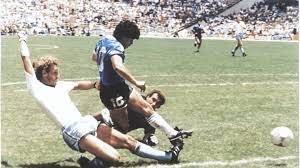 2008es el entrenador de la selección argentina por dos años y sigue dirigiendo equipos. Gol Del Siglo Maradona
