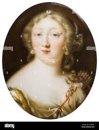 Catherine Leopold's Instagram, Twitter & Facebook