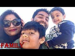 Actress swastika mukherjee and filmmaker srijit mukherji had shared posts for arijit's mother a few days ago. Arijit Singh Family Photos Father Mother Sister Spouse Son Youtube
