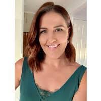 Samantha Beutel's Instagram, Twitter & Facebook