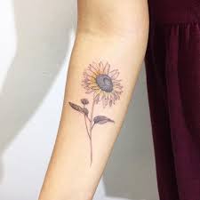 You can add leaves to the stem to make it more presentable. 50 Amazing Sunflower Tattoo Ideas For Creative Juice